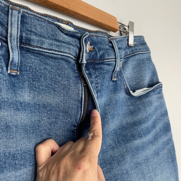 Madewell Jeans Women's 31 Blue Mid Rise Kick Out Bootcut Medium Wash Stretch - Picture 3 of 14